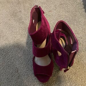 Pink suede sandals only worn once size 10